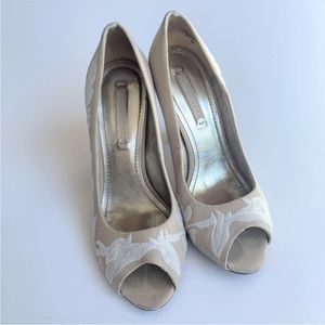 VTG 2000’s Nine West High Heels Size 8m Canvas Material Wood Heel Beige